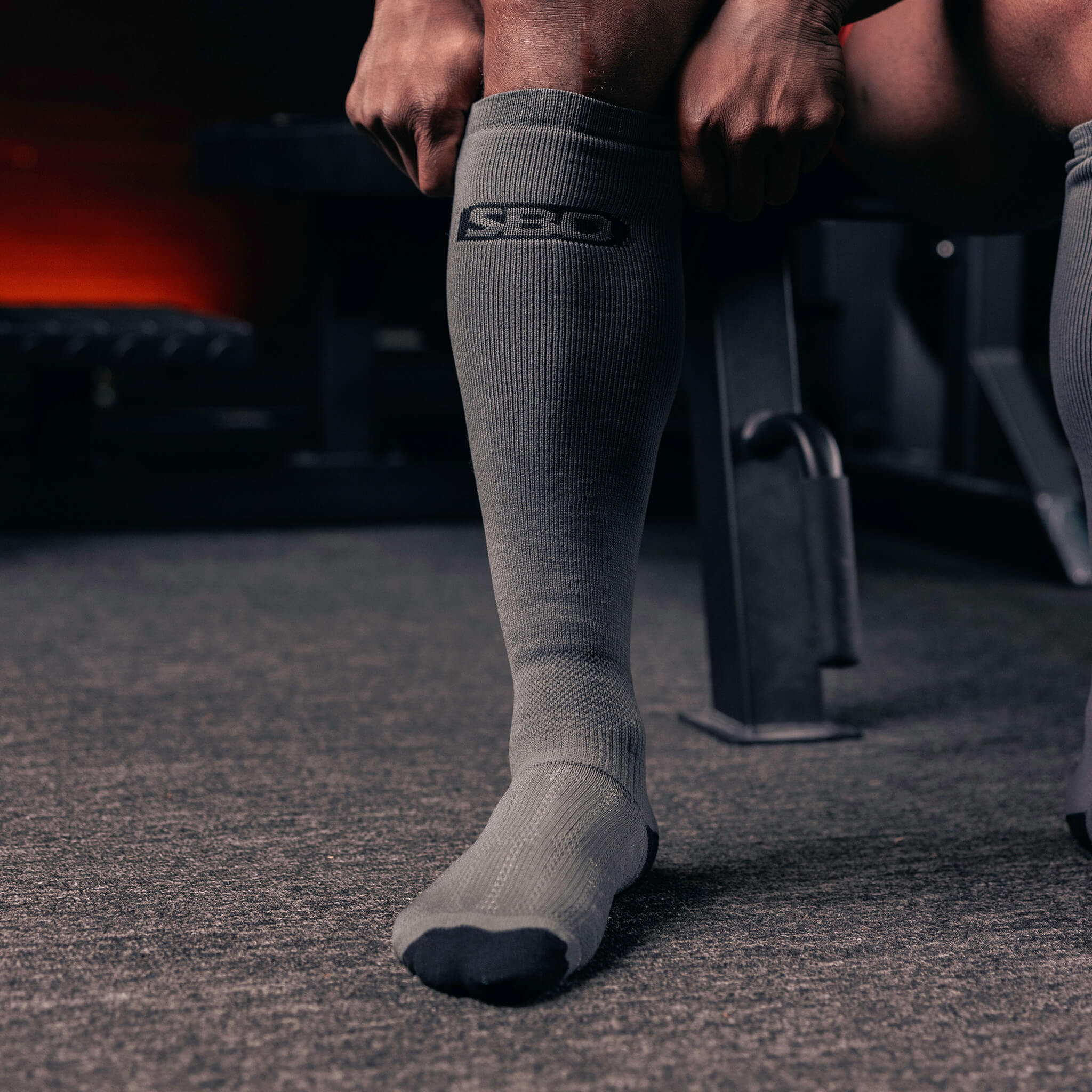 Deadlift-Socks-Grey-02 (1)