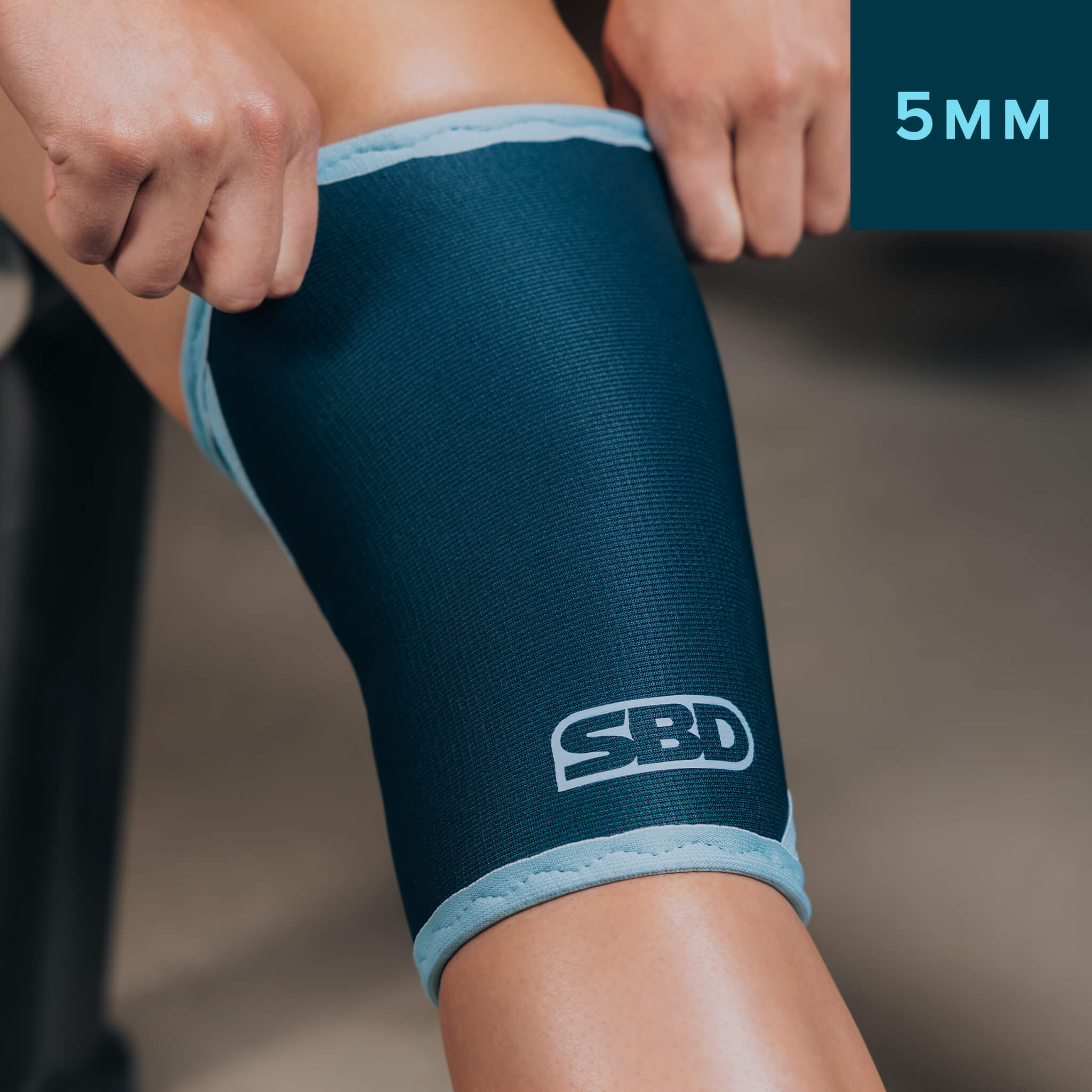 Reflect-5mm-Weightlifting-Knee-Sleeves-01-Snipe (1)