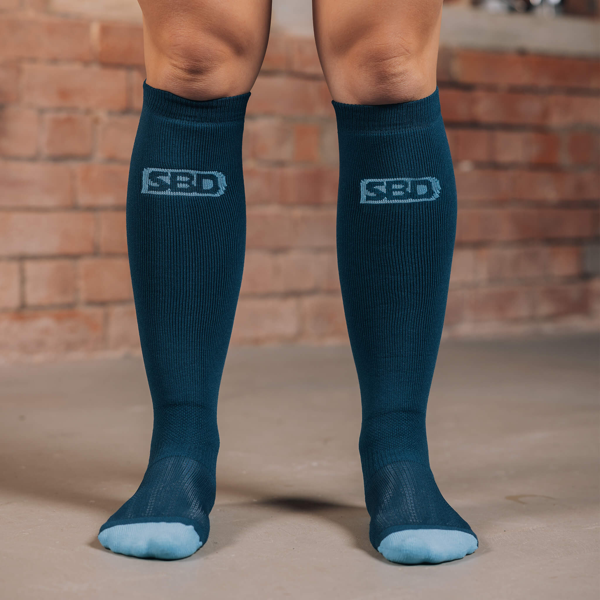 Reflect-Deadlift-Socks-02 (1)