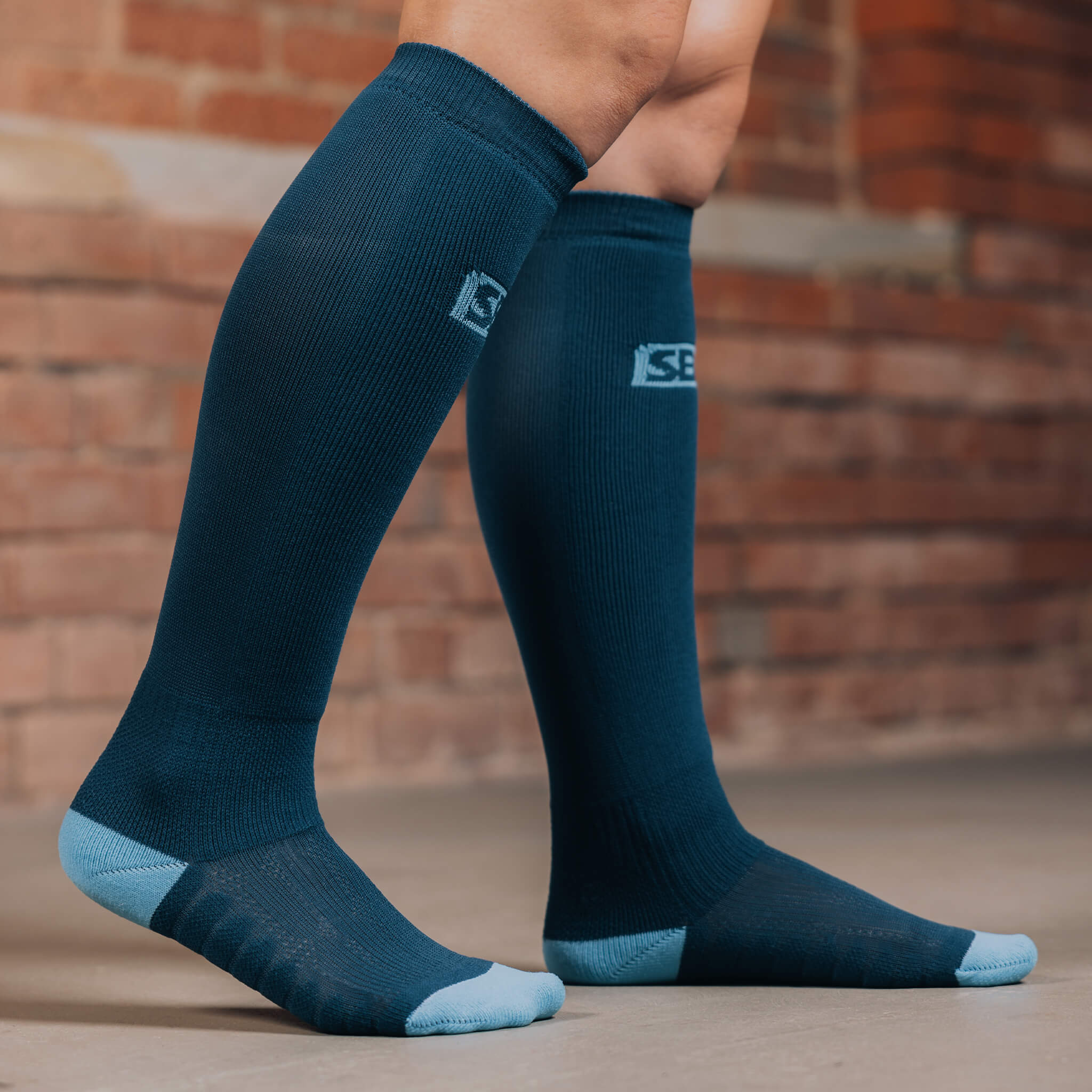 Reflect-Deadlift-Socks-03 (1)