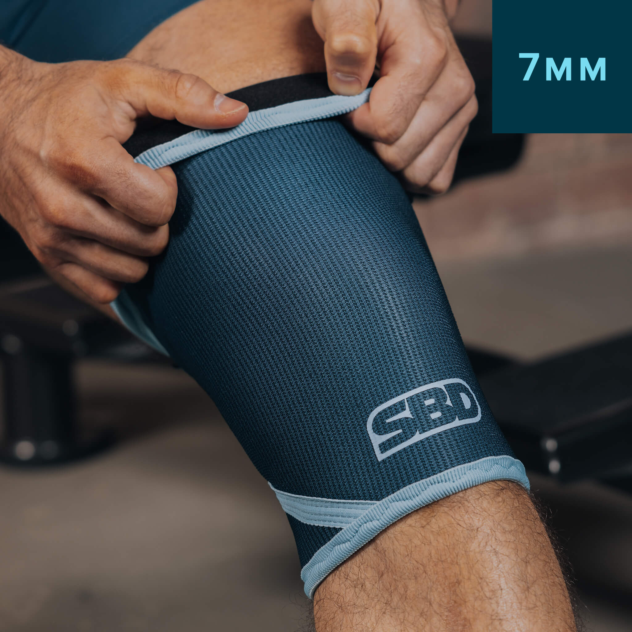 Reflect-Powerlifting-Knee-Sleeves-01-Snipe (1)